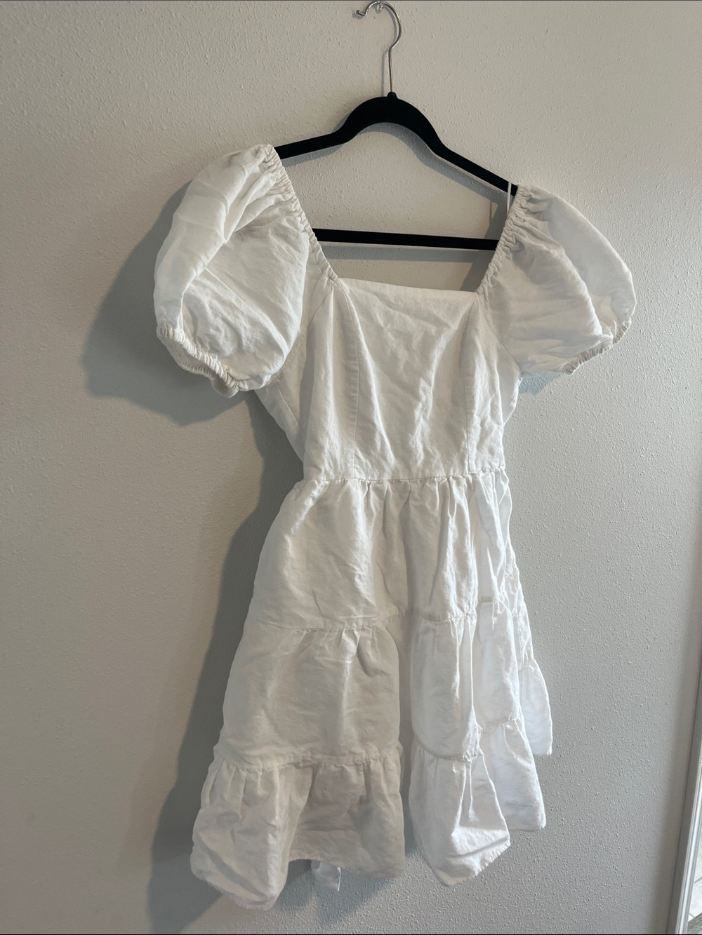 Chelsea & Violet White Puff-Sleeve Tiered Mini Dress